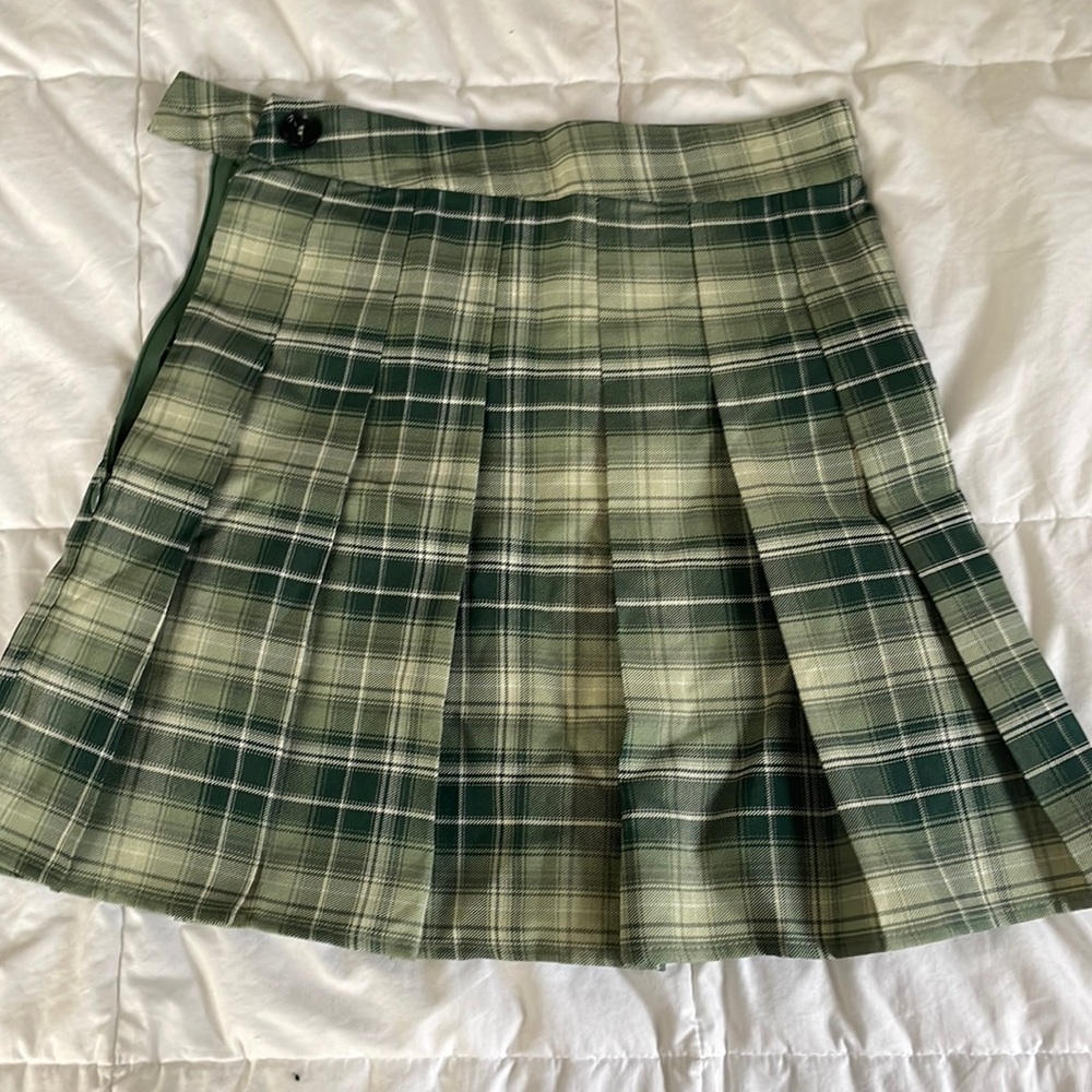 90s inspo! Green Plaid Skirt
